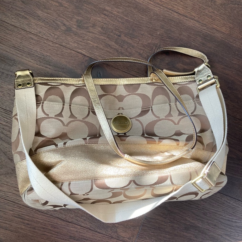 Vintage Coach Beige and Gold Travel Bag